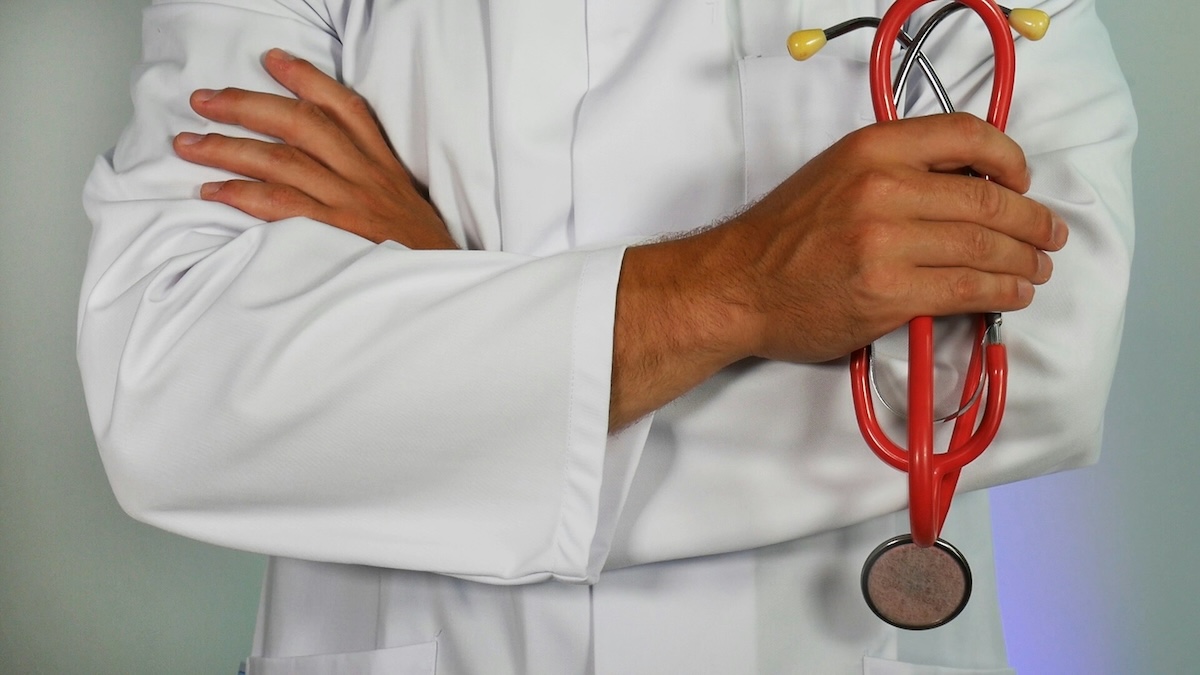 Medical professional representing Bangkok healthcare access for expats