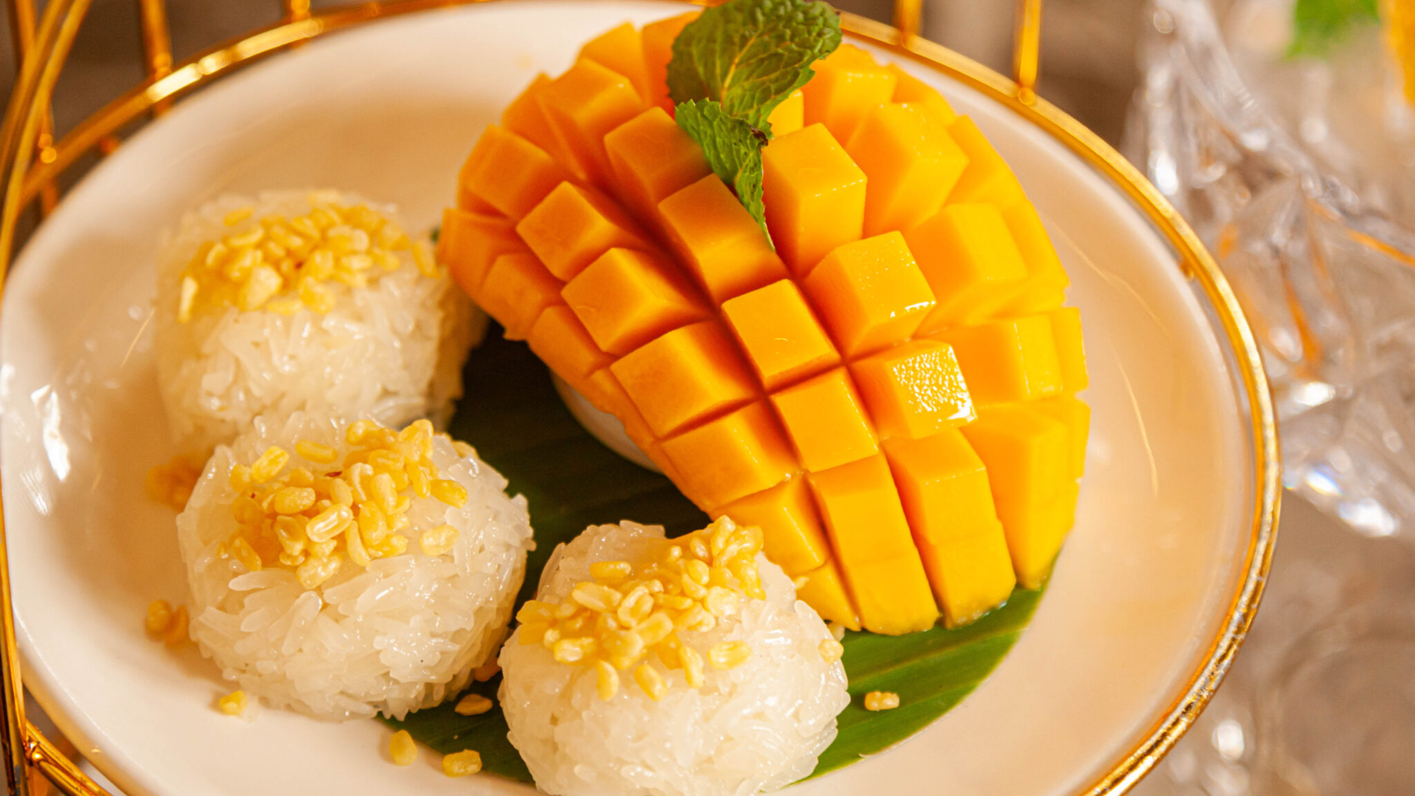 Official TAT image of mango sticky rice for Thai dining lifestyle
