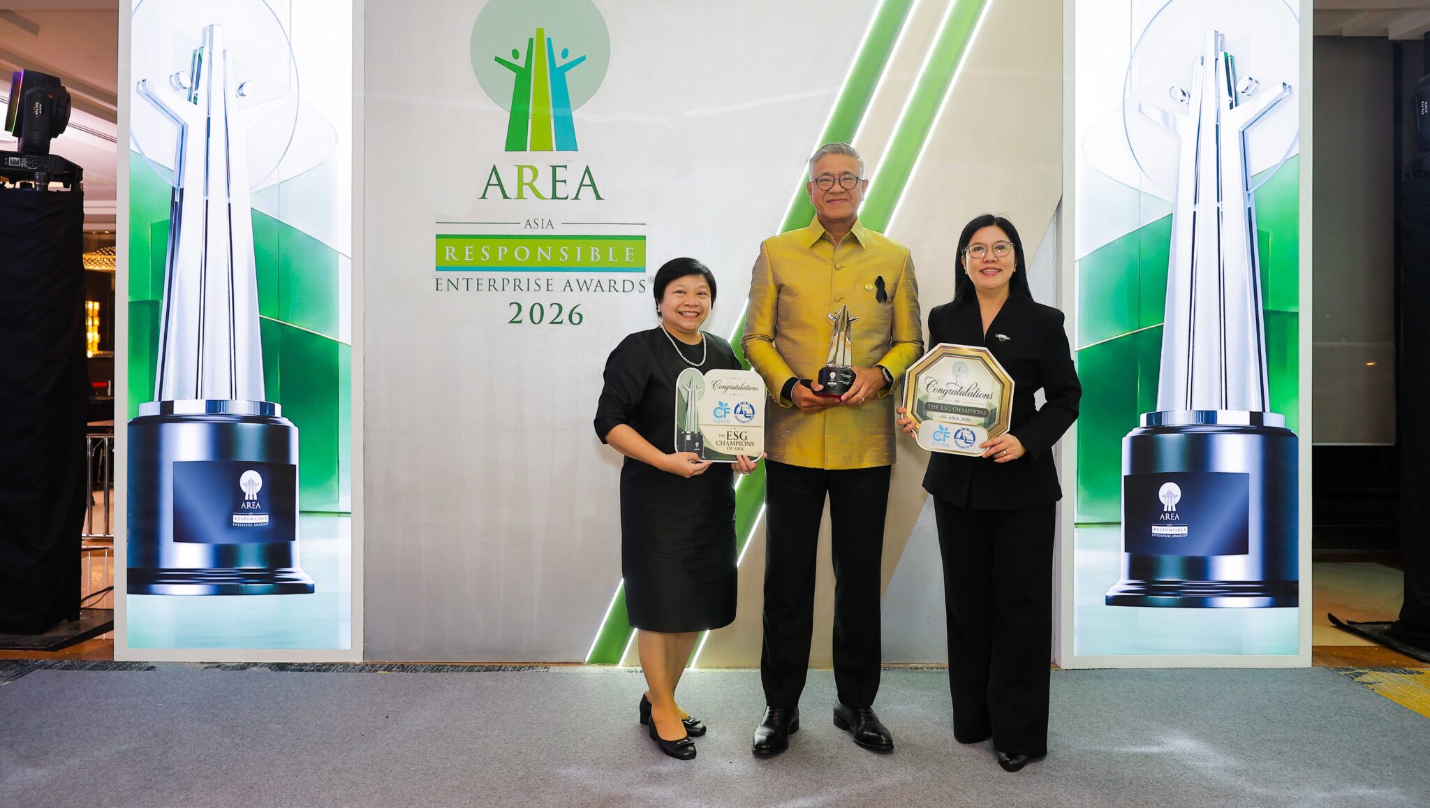 Official TAT image of CF-Hotels representatives receiving Green Leadership recognition