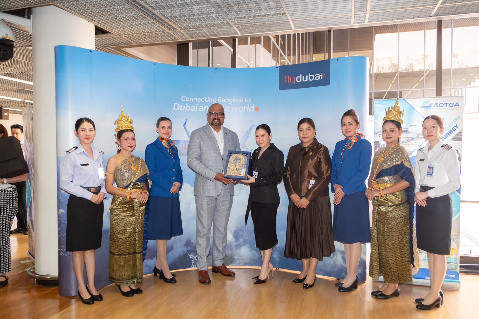 flydubai representatives welcomed at Don Mueang for the Dubai Bangkok route launch