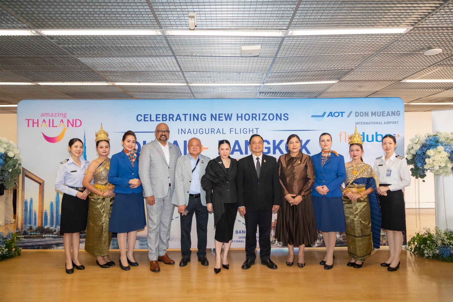 TAT and flydubai executives mark the Dubai Bangkok flight launch at Don Mueang