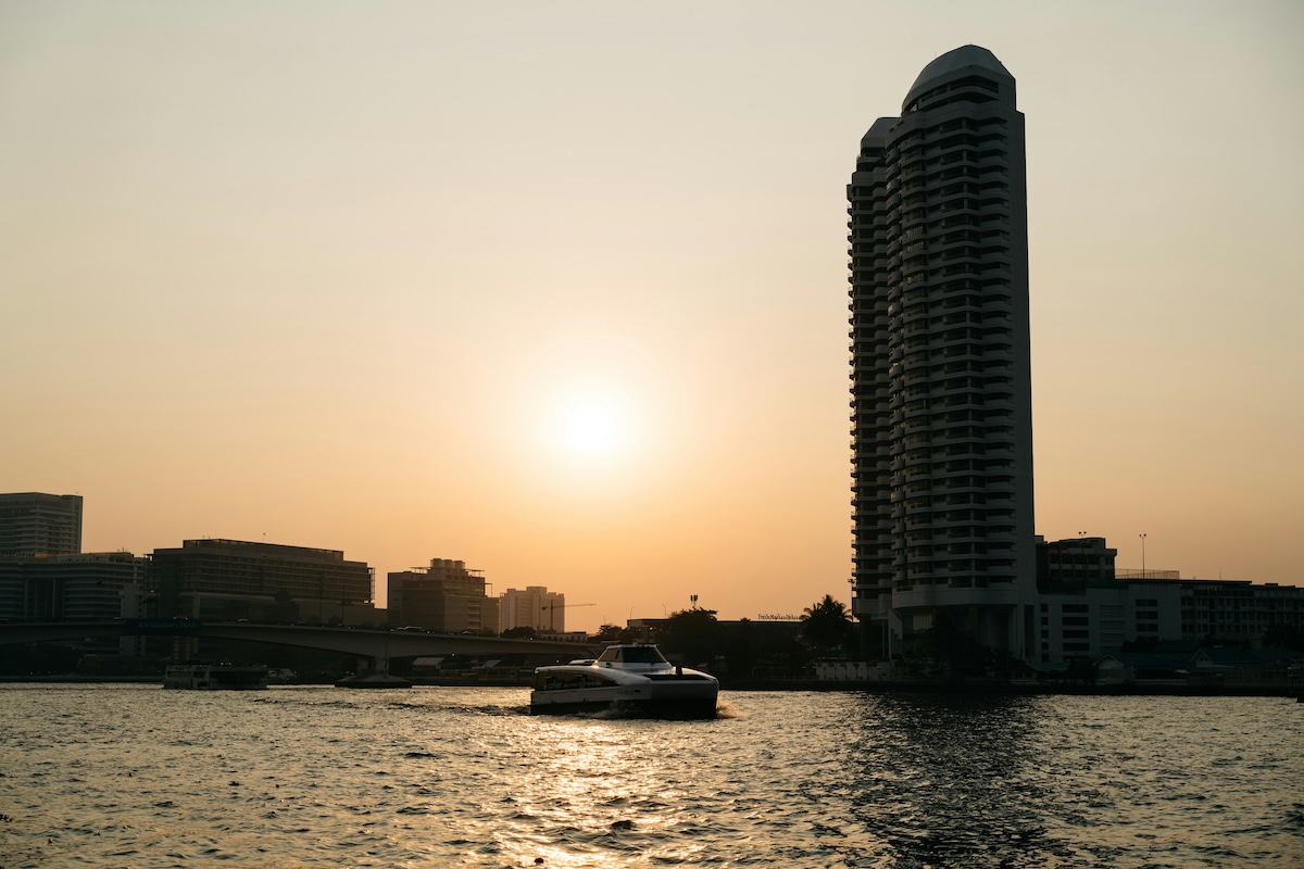Thonburi city context for Talat Phlu condo buyers